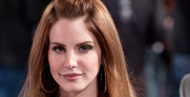Lana Del Rey tem duas novas faixas liberadas: “Afraid” e “Playing